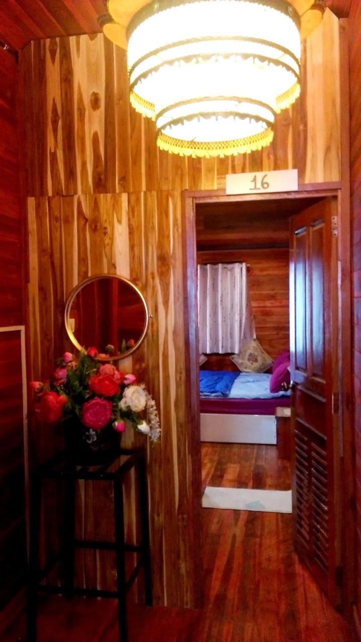 The World Hotel Luang Prabang Esterno foto